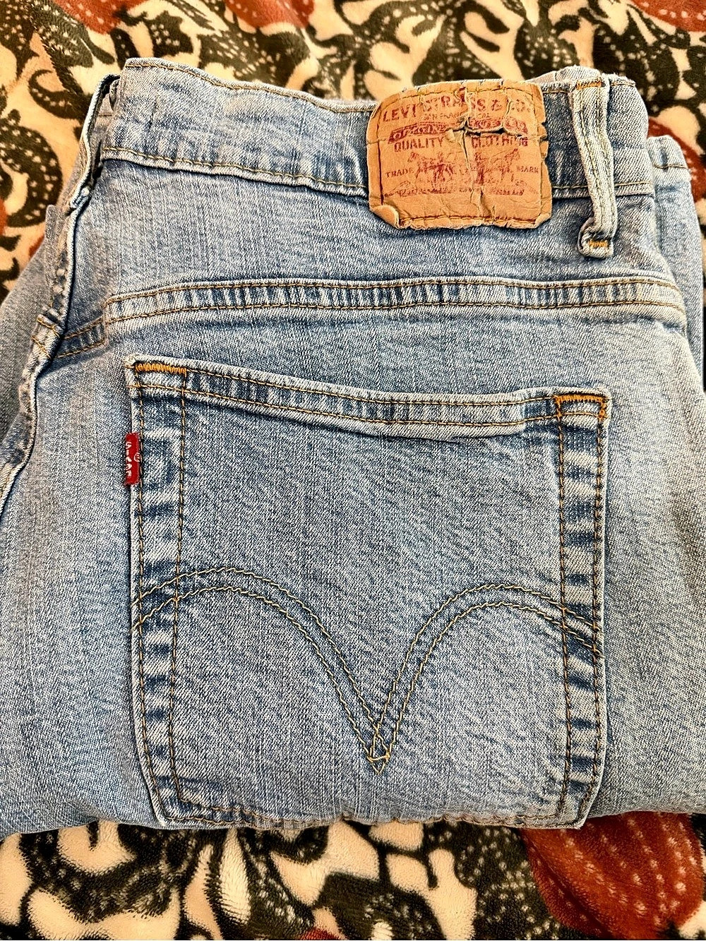 Levi's 550 Relaxed Boot Cut Jeans Waist 15 Blue